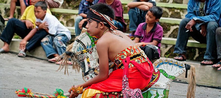 festival jathilan